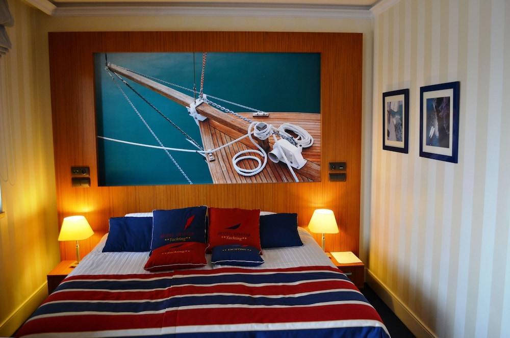Hotel Gdańsk Boutique Extérieur photo A bedroom in the hotel